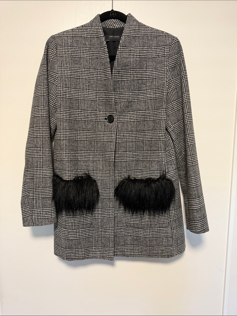 Zara Black and White Glen Plaid Blazer with Black Faux Fur Pocket